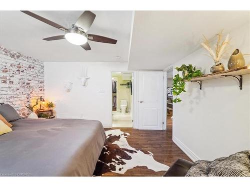 544 Maplehill Drive, Burlington, ON - Indoor Photo Showing Bedroom