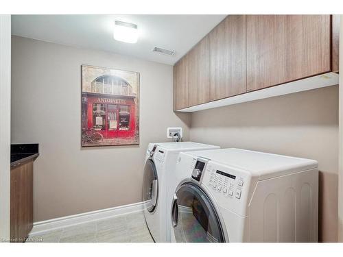 544 Maplehill Drive, Burlington, ON - Indoor Photo Showing Laundry Room