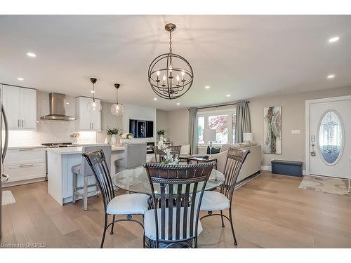 18 Alderson Drive, Hamilton, ON - Indoor Photo Showing Dining Room