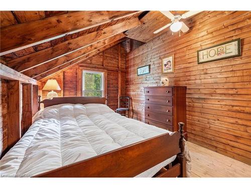 3020 Portage Trail, Ridgeway, ON - Indoor Photo Showing Bedroom