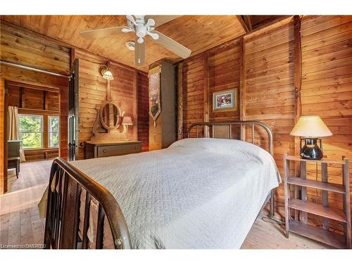 3020 Portage Trail, Ridgeway, ON - Indoor Photo Showing Bedroom