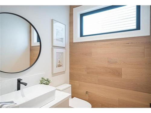 307 Martin Street, Milton, ON - Indoor Photo Showing Bathroom