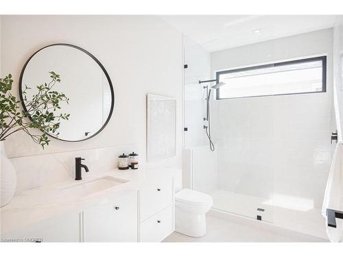 307 Martin Street, Milton, ON - Indoor Photo Showing Bathroom