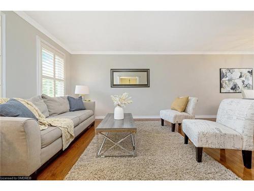 839 Merritt Drive, Milton, ON - Indoor Photo Showing Living Room