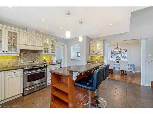 839 Merritt Drive, Milton, ON - Indoor Photo Showing Kitchen