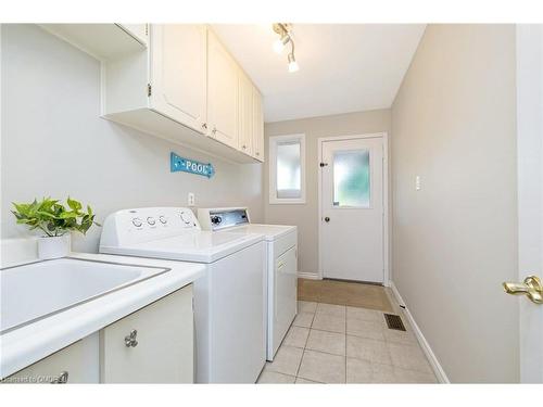 839 Merritt Drive, Milton, ON - Indoor Photo Showing Laundry Room