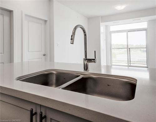 436-10 Mallard Trail, Hamilton, ON - Indoor Photo Showing Kitchen With Double Sink