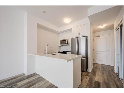 436-10 Mallard Trail, Hamilton, ON - Indoor Photo Showing Kitchen With Stainless Steel Kitchen