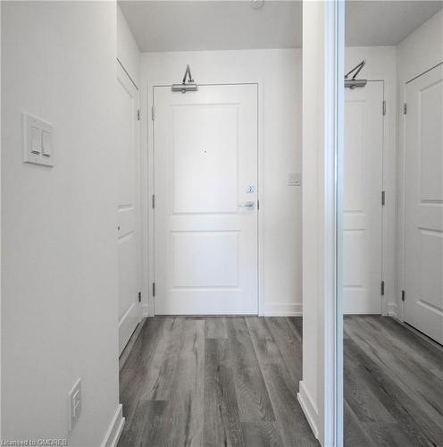 436-10 Mallard Trail, Hamilton, ON - Indoor Photo Showing Other Room