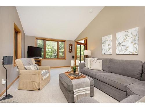 4985 Sixth Line, Erin, ON - Indoor Photo Showing Living Room