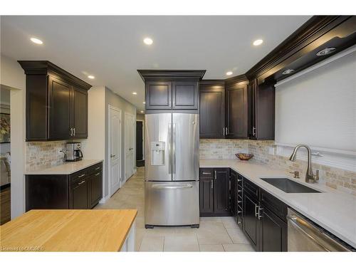 3521 Toffee Street, Burlington, ON - Indoor Photo Showing Kitchen With Upgraded Kitchen