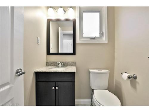 3521 Toffee Street, Burlington, ON - Indoor Photo Showing Bathroom