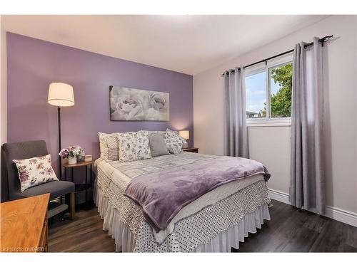 323 Grand Ridge Drive, Cambridge, ON - Indoor Photo Showing Bedroom