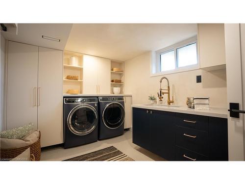 5411 Murray Crescent, Burlington, ON - Indoor Photo Showing Laundry Room