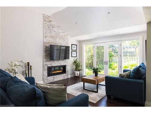 86 First Street, Oakville, ON - Indoor Photo Showing Living Room With Fireplace