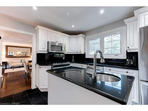 371 Strathcona Drive, Burlington, ON - Indoor Photo Showing Kitchen