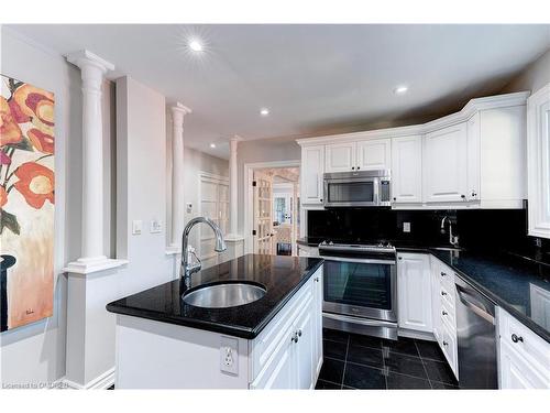 371 Strathcona Drive, Burlington, ON - Indoor Photo Showing Kitchen