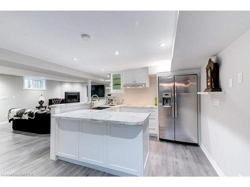 371 Strathcona Drive, Burlington, ON - Indoor Photo Showing Kitchen