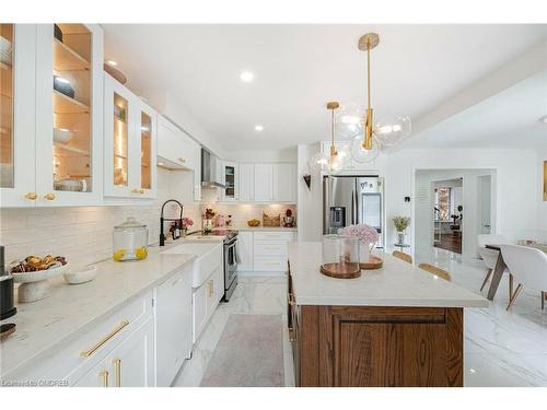 1419 Headon Road, Burlington, ON - Indoor Photo Showing Kitchen With Upgraded Kitchen