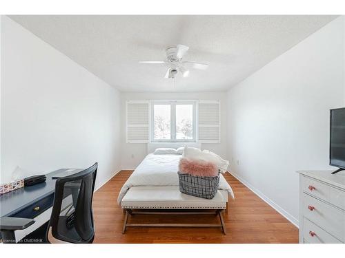 1419 Headon Road, Burlington, ON - Indoor Photo Showing Bedroom