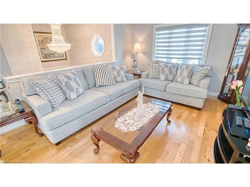 117 62Nd Street S, Wasaga Beach, ON - Indoor Photo Showing Living Room