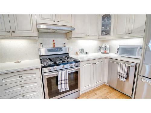 117 62Nd Street S, Wasaga Beach, ON - Indoor Photo Showing Kitchen