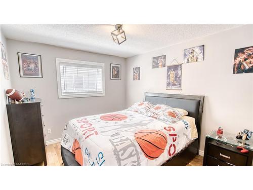 117 62Nd Street S, Wasaga Beach, ON - Indoor Photo Showing Bedroom