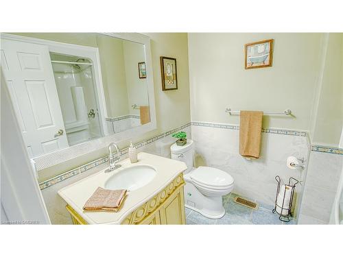 117 62Nd Street S, Wasaga Beach, ON - Indoor Photo Showing Bathroom