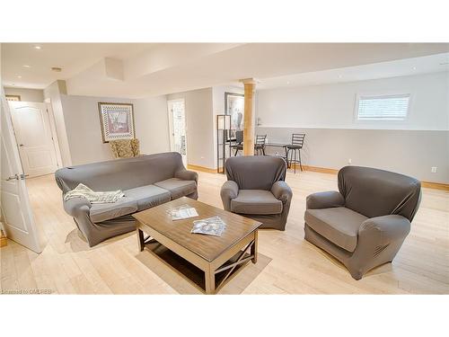 117 62Nd Street S, Wasaga Beach, ON - Indoor Photo Showing Living Room