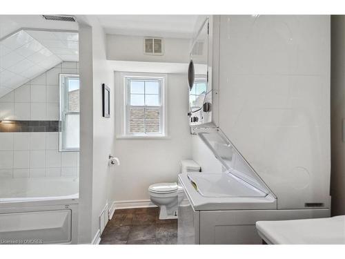 65 Mineola Road E, Mississauga, ON - Indoor Photo Showing Bathroom