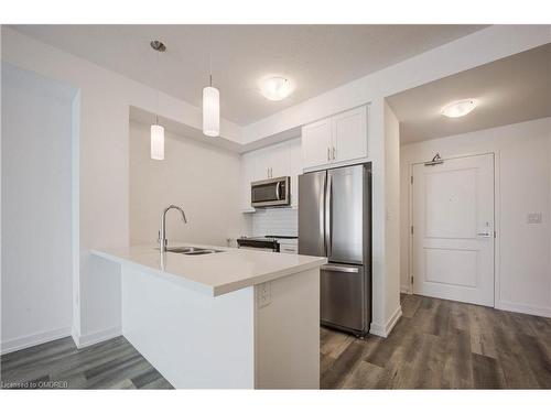 234-10 Mallard Trail E, Hamilton, ON - Indoor Photo Showing Kitchen With Stainless Steel Kitchen With Double Sink