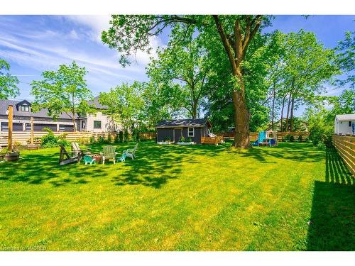 418 Caithness Street E, Caledonia, ON - Outdoor With Backyard