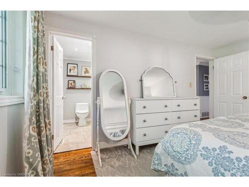 310 Silvana Crescent, Burlington, ON - Indoor Photo Showing Bedroom
