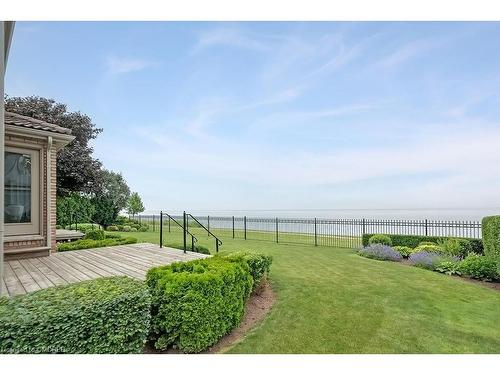 3286 Shelburne Place, Oakville, ON - Outdoor