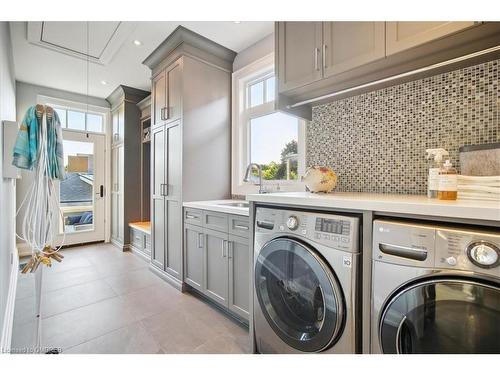 12 Theodore Drive, Mississauga, ON - Indoor Photo Showing Laundry Room