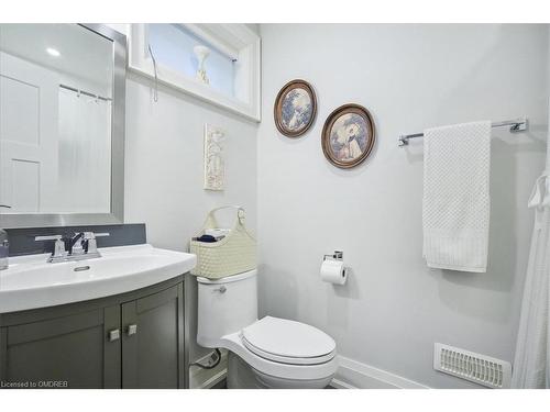 12 Theodore Drive, Mississauga, ON - Indoor Photo Showing Bathroom