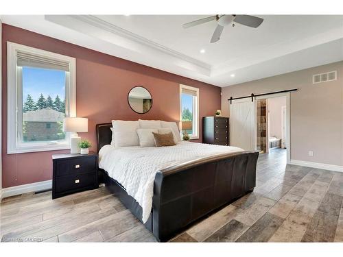 7 Gavin Drive, Freelton, ON - Indoor Photo Showing Bedroom