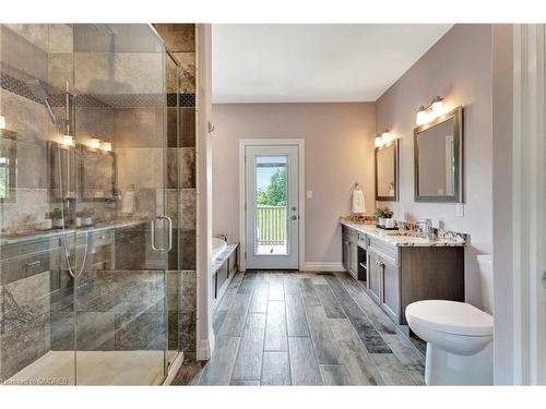 7 Gavin Drive, Freelton, ON - Indoor Photo Showing Bathroom