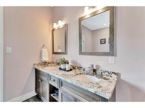 7 Gavin Drive, Freelton, ON - Indoor Photo Showing Bathroom