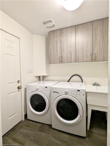 3130 Mintwood Circle, Oakville, ON - Indoor Photo Showing Laundry Room