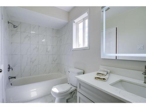 149 Osborn Avenue, Brantford, ON - Indoor Photo Showing Bathroom