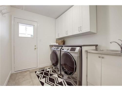186 Simon Drive, Burlington, ON - Indoor Photo Showing Laundry Room
