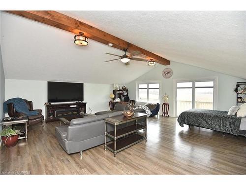 174 Painter Road, Onondaga, ON - Indoor Photo Showing Living Room