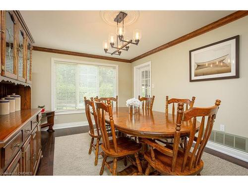 1531 Stancombe Crescent, Mississauga, ON - Indoor Photo Showing Dining Room
