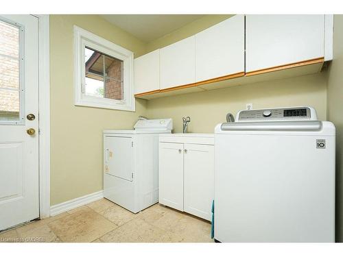 1531 Stancombe Crescent, Mississauga, ON - Indoor Photo Showing Laundry Room