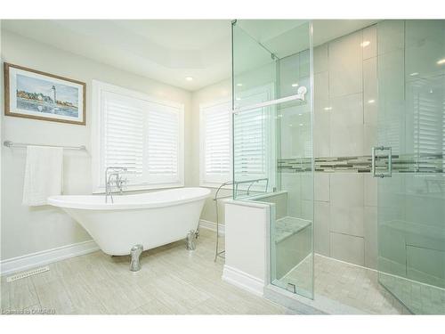 1531 Stancombe Crescent, Mississauga, ON - Indoor Photo Showing Bathroom