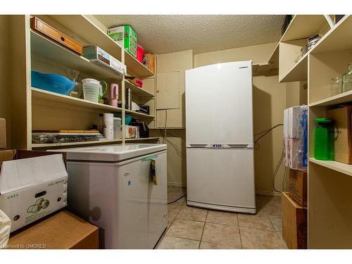 1531 Stancombe Crescent, Mississauga, ON - Indoor Photo Showing Laundry Room