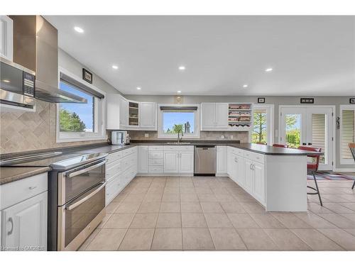 1201 Concession 2 Road, Niagara-On-The-Lake, ON - Indoor Photo Showing Kitchen