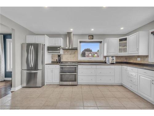 1201 Concession 2 Road, Niagara-On-The-Lake, ON - Indoor Photo Showing Kitchen