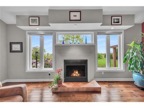 1201 Concession 2 Road, Niagara-On-The-Lake, ON - Indoor Photo Showing Living Room With Fireplace